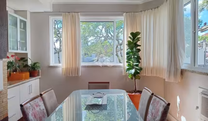 Apartamento c/ 2 dormitórios, semimobiliado ,sacada ,churrasqueira, vista ,elevador, portaria, Centro de NH