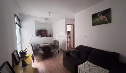 Apto. 2 quartos, 1 banh. sala, coz. 1 vaga no 2° andar, sol nascente.