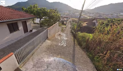 CASA NA BARRA DO RIO CERRO EM JARAGUA DO SUL