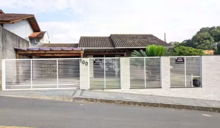 CASA A VENDA COM 2 QUARTOS PRÓXIMO AO CENTRO NO BAIRRO VILA LENZI