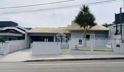 Casa mobiliada 3 dormitórios no bairro Amizade em Jaraguá do Sul, SC