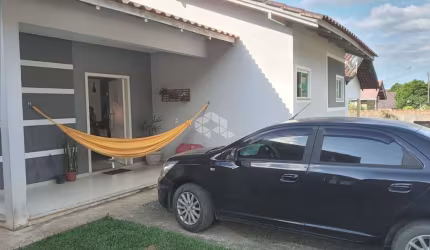 Casa térrea 1 suíte + 2 quartos/dormitórios na Ilha da Figueira em Jaraguá do Sul, SC
