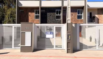 Casa geminada suíte + 2 quartos/dormitórios no bairro Vieira em Jaraguá do Sul, SC