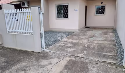Casa geminada 1 suíte + 2 quartos/dormitórios no Itacolomi em Balneário Piçarras, SC