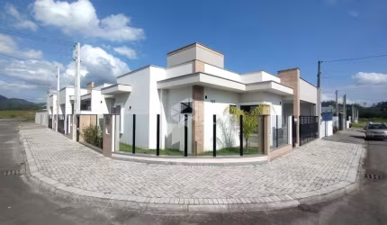 Geminado térreo suíte + 2 quartos/dormitórios no bairro Três Rios do Norte em Jaraguá do Sul, SC