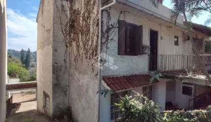 Casa no bairro Santa Teresa, junto a nova perimetral e ao bairro Menino Deus.