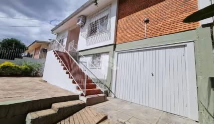 Casa 4 dormitórios no Santa Teresa