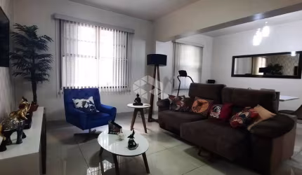 Apartamento com 3 dormitórios transformado em 2 , com vaga dupla coberta para carro