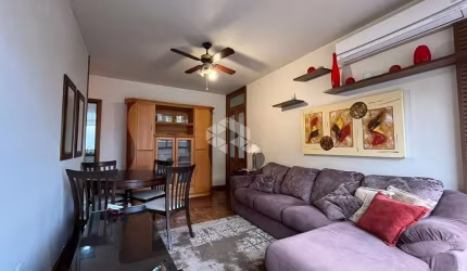 Apartamento de 2 dormitórios, mobiliado, com vaga de carro, no Menino Deus