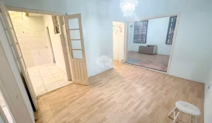 Apartamento de 1 Dormitorio Facilmente Transformado em 2 se Desejar, unidade com Patio