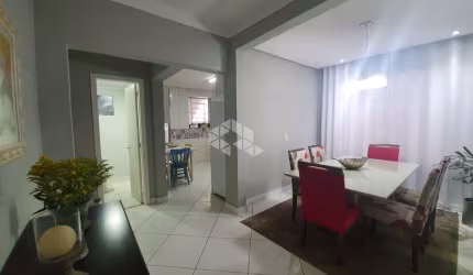 Casa com 03 dormitórios e 3 banheiros à Venda, 205 m²