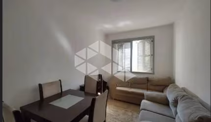 Apartamento de 02 dormitórios com dependência.