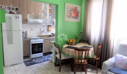 Apartamento bairro Santo Antônio em Porto Alegre, de 2 dormitórios, reformado