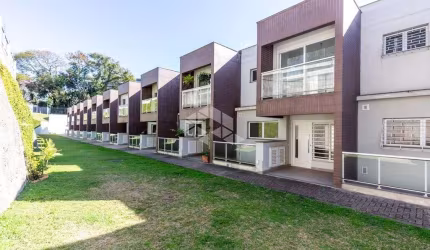 Casa em condomínio à venda com 5 quartos/dormitórios, 3 vagas/box , bairro Cristal em Porto Alegre/R