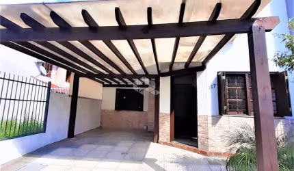 CASA ESTILO SOBRADO COM 4 DORMITÓRIOS SENDO 2 SUÍTES