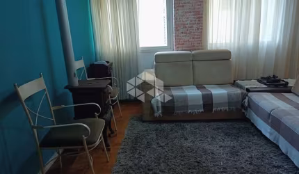 Apartamento  3 dormitórios em frente a Redenção.