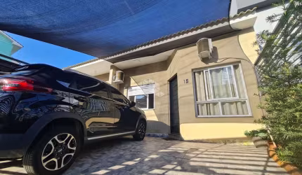 Casa térrea com 03 dormitórios com suite na zona sul Porto Alegre