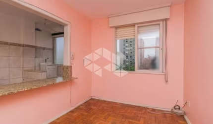 Apartamento com 2 dormitórios e 1 vaga de garagem em ótima localização.