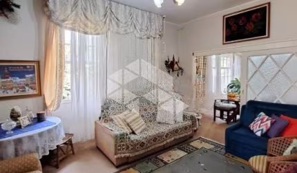 VENDE CASA 4 DORMIT´RIOS E 5 VAGAS DE GARAGEM JD FLORESTA