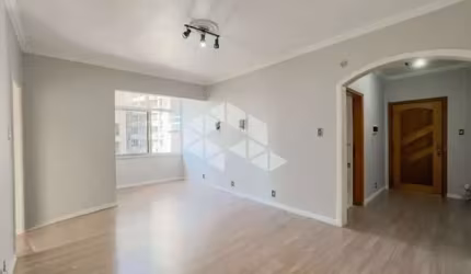 Baixou 50 mil !!  Apartamento 2 dormitórios + dep, reformado e com e vista para o Guaíba. 