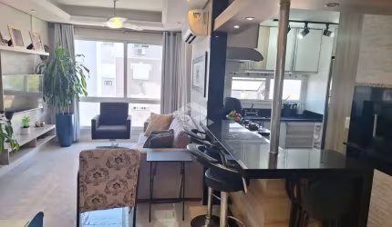 Belíssimo apartamento de 03 dor, andar alto, visto para o rio e junto à orla.