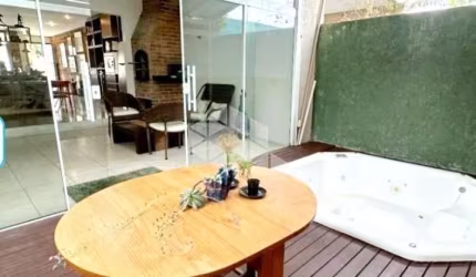 Casa em condomínio