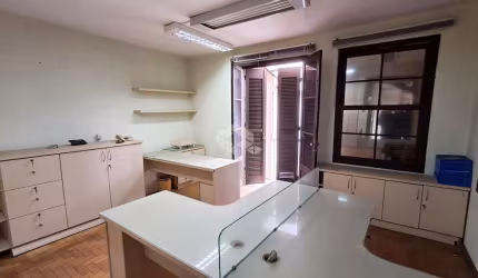 Prédio Comercial na Cidade Baixa
