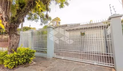 VENDE CASA/SOBRADO  3 DORMITÓRIOS COM 2 VAGAS GARAGEM SARANDI