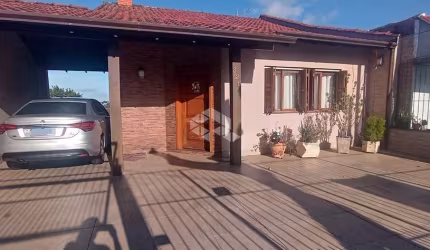 Bela Casa no bairro Ruben Berta 3 dormitórios metragem de 200m2