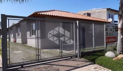 Casa à venda, com 2 quartos/dormitórios, 1 vaga/box, no bairro Ponta Grossa, Zona Sul de POA/RS