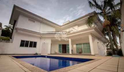 CASA EM CONDOMINIO CASABLANCA