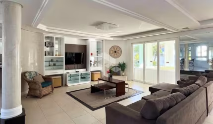CASA Á VENDA COM 5 SUÍTES E VISTA MAR EM JURERÊ IINTERNACIONAL