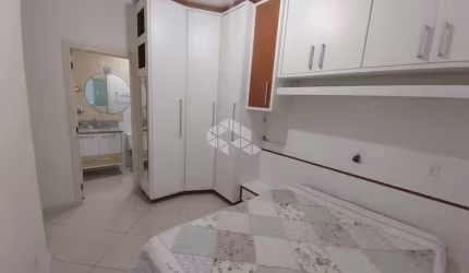 Apartamento a venda Canasvieiras 2 Dormitórios a 100mts do mar.