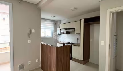 Apartamento à venda Jurerê com 2 suítes, perto da praia