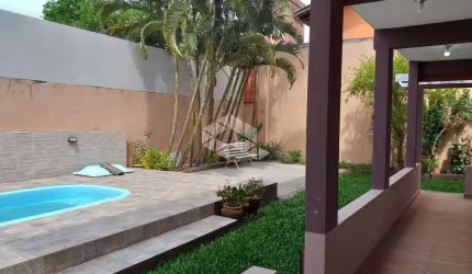 Casa à venda 4 dormitórios em terreno individual  no Rio Tavares em Florianópolis