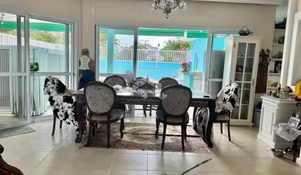 Casa à venda em Jurerê Internacional