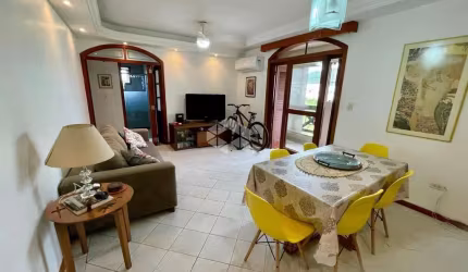 Apartamento de 2 dormitórios à venda  próximo à Praia de Canavieiras