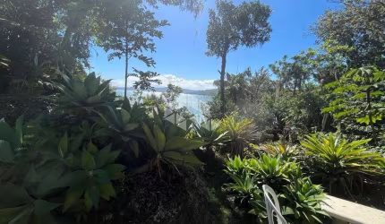 Terreno a venda na Praia do Forte