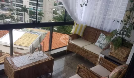 Apto 1 por andar com 04 Dorms sendo 1 suíte master com closet