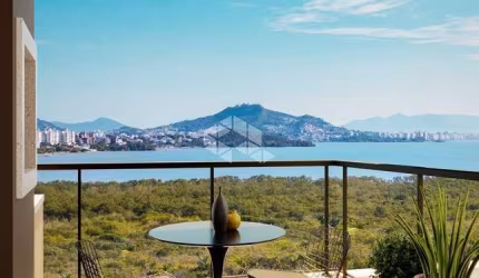 Apartamento 2 dormitórios  com 1 suíte em Cacupé