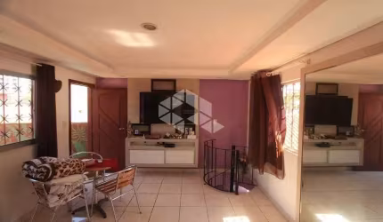 Casa com três dormitórios no bairro Saco dos Limões, Florianópolis