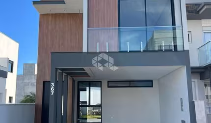 Casa de alto padrão em Condomínio Fechado