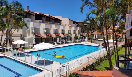 Triplex em condomínio clube Vivendas de Maiorca com vista mar
