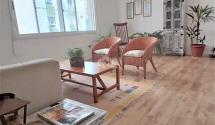 Apartamento na Rua Henrique Dias Bairro Bom Fim