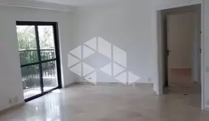 Moema Pássaros, apartamento próximo ao metrô com três suítes e quatro vagas de garagem.