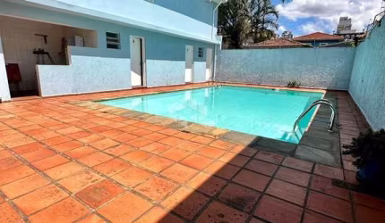 VENDA e LOCAÇÃO Sobrado de 400m² com 4 dormitórios e 6 vagas, com piscina e quintal no Brooklin