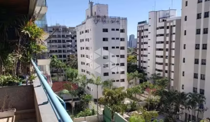 Apartamento a venda no  Brooklin com 136m², 3 dormitorios sendo 1 suíte e 2 vagas de garagem