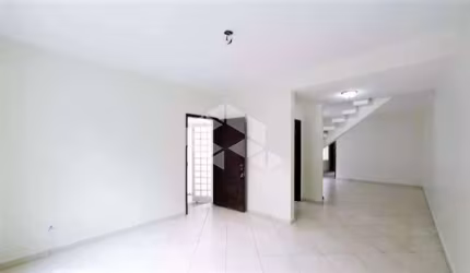 VENDA - Sobrado de 150m² com 3 dormitórios e 2 vagas no Brooklin, próximo ao metrô