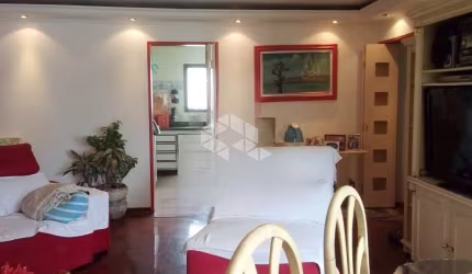 Apartamento à venda  localizado no Brooklin 149m² de área privativa e 252m² de área total. Com 3 quartos, sendo 1 suíte, e 4 banheiros sociais.