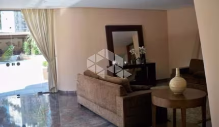 VENDA Apartamento com 267m²,  4 dormitórios ( 3suítes) e 4 vagas no Morumbi